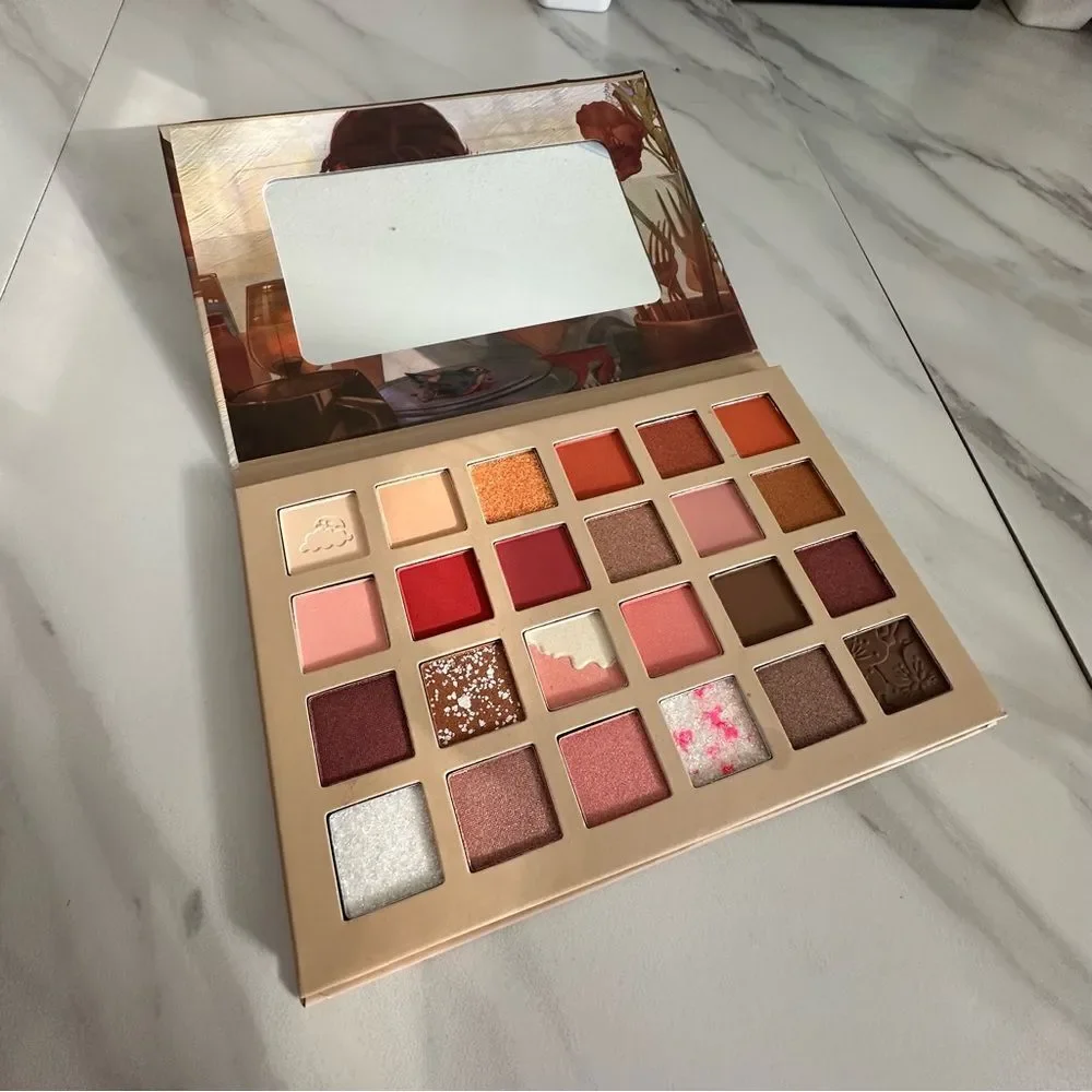 CANUSA 24 Shades Eyeshadow Palette